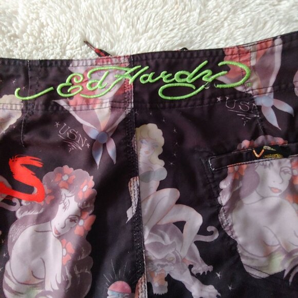 Ed Hardy Surf or Die Streetwear Girls All Over the World Boardshorts 38 - Picture 12 of 16